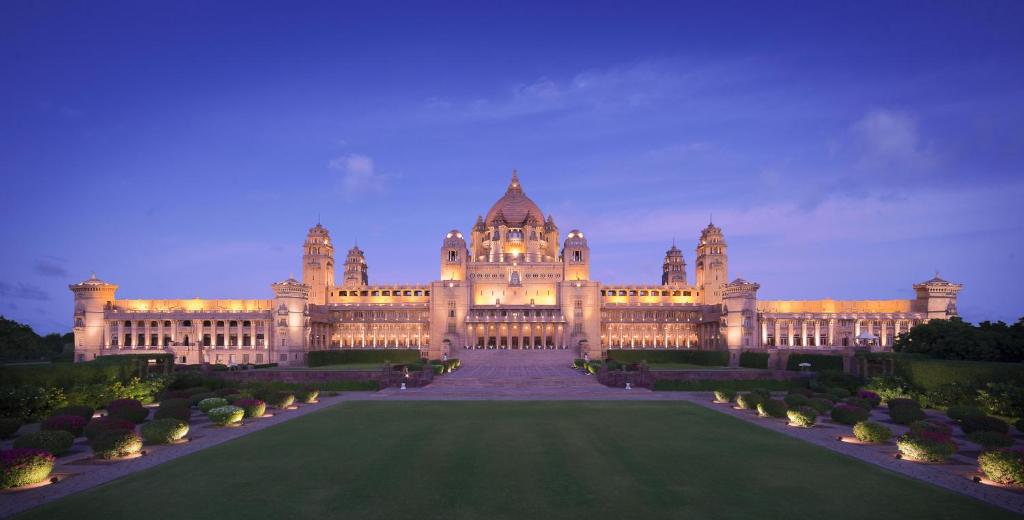 top 10 Hotels in India