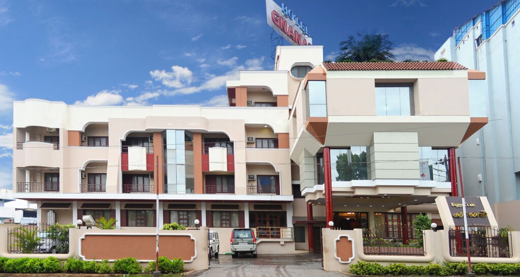 Hotels Near Brihadeeswarar Temple