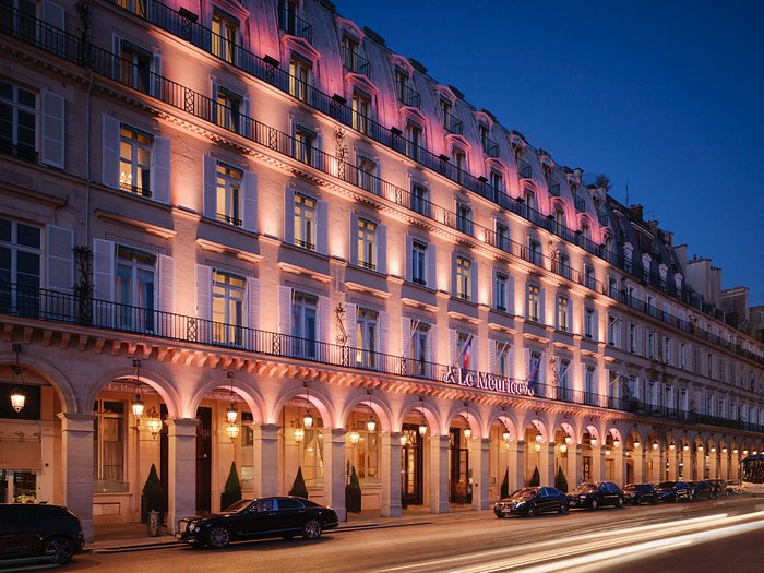 Hotels Near the Eiffel Tower